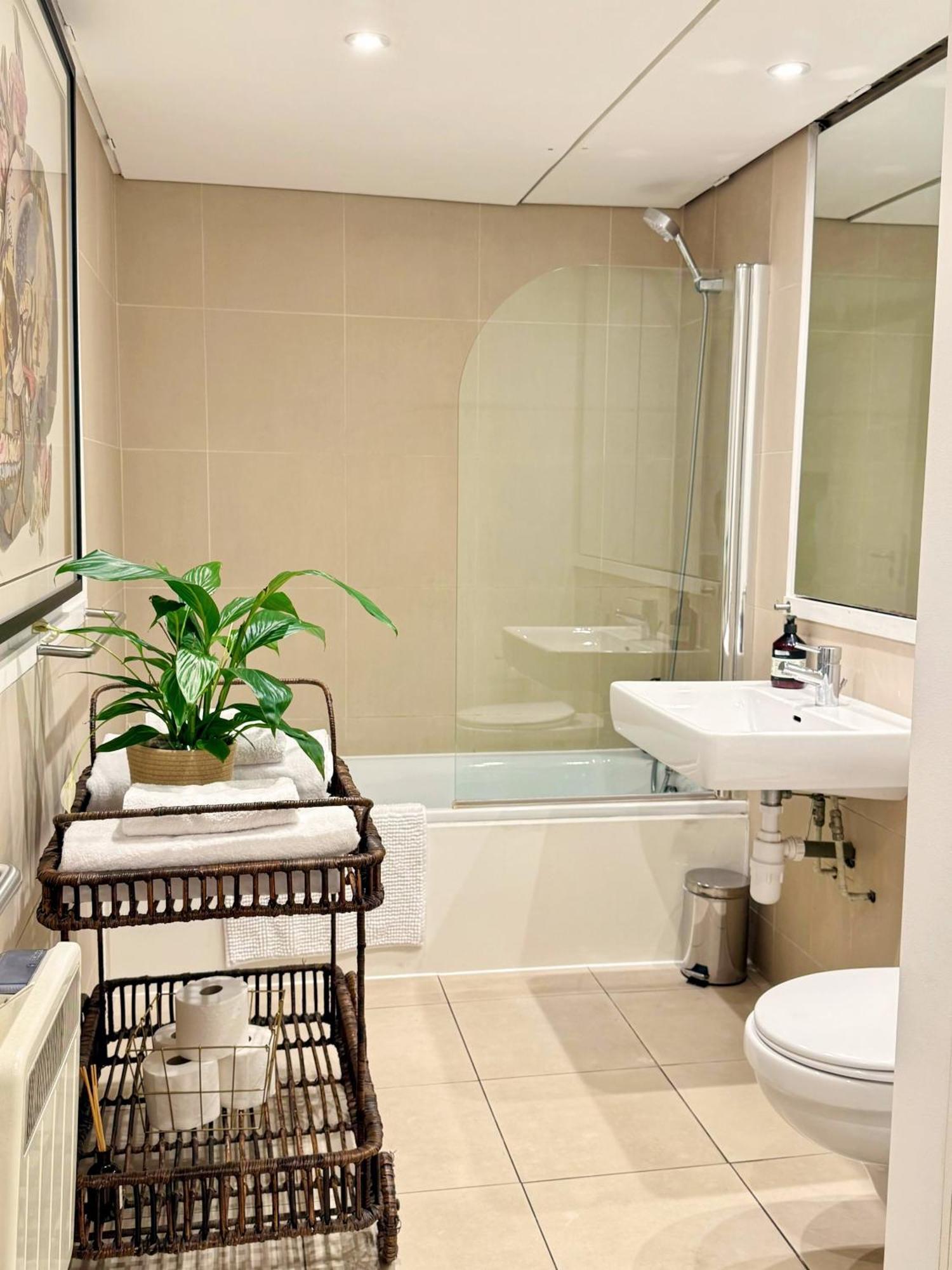 Spacious West End Duplex Apartment, W1 Central London Exterior foto